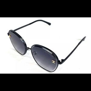 Like new Chanel Sunglasses